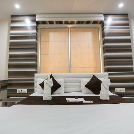 Hotel Fun City Navsari Luaran gambar