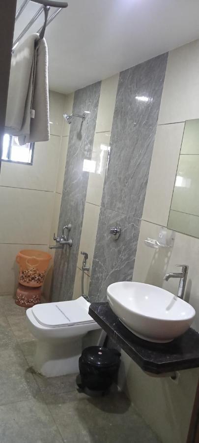 Hotel Fun City Navsari Luaran gambar