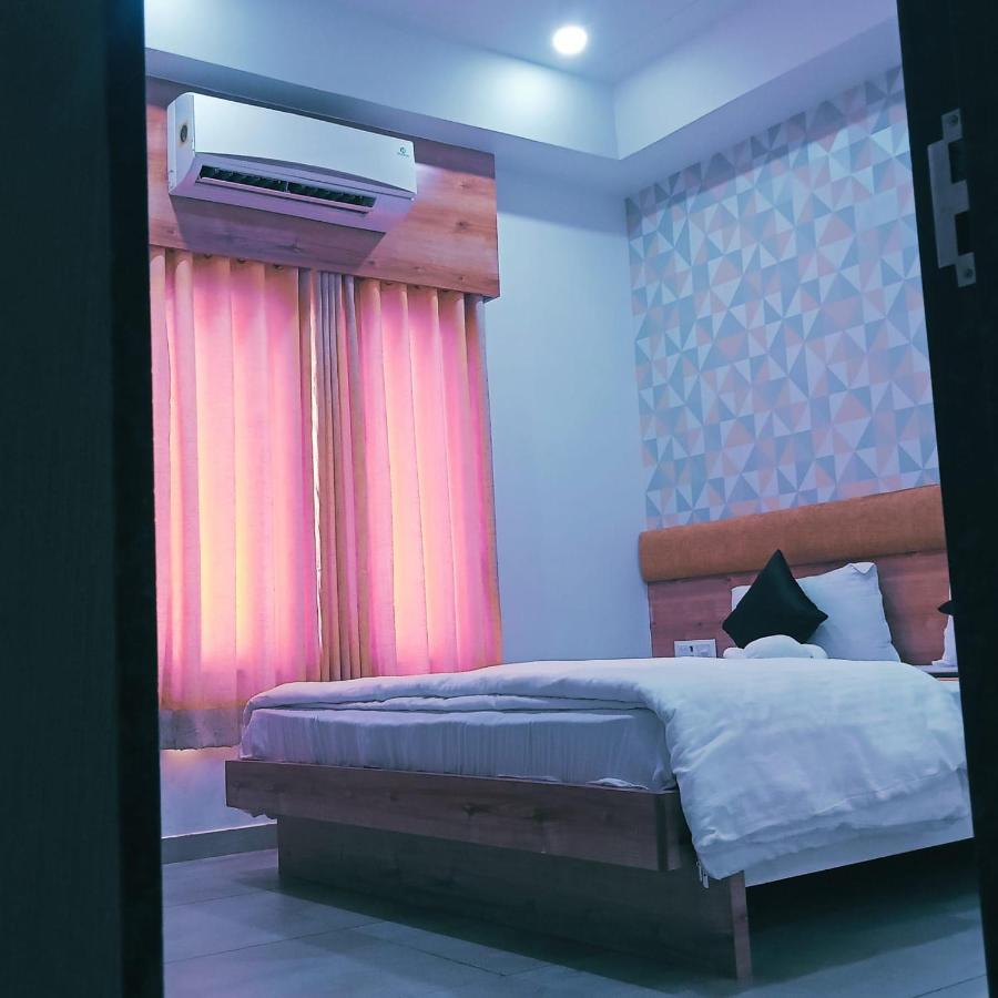 Hotel Fun City Navsari Luaran gambar