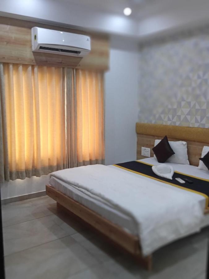 Hotel Fun City Navsari Luaran gambar