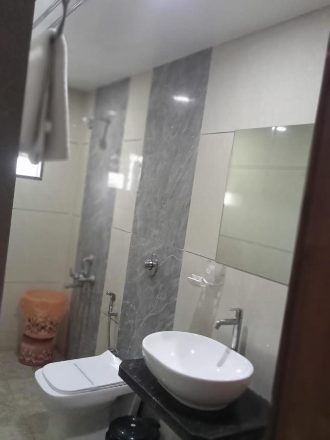 Hotel Fun City Navsari Luaran gambar