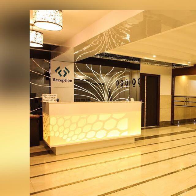 Hotel Fun City Navsari Luaran gambar