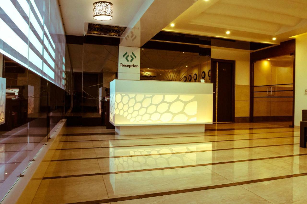 Hotel Fun City Navsari Luaran gambar