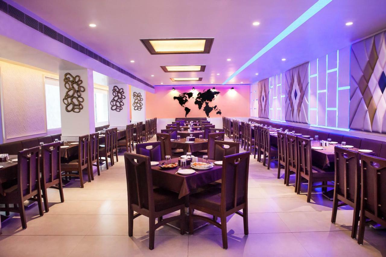 Hotel Fun City Navsari Luaran gambar