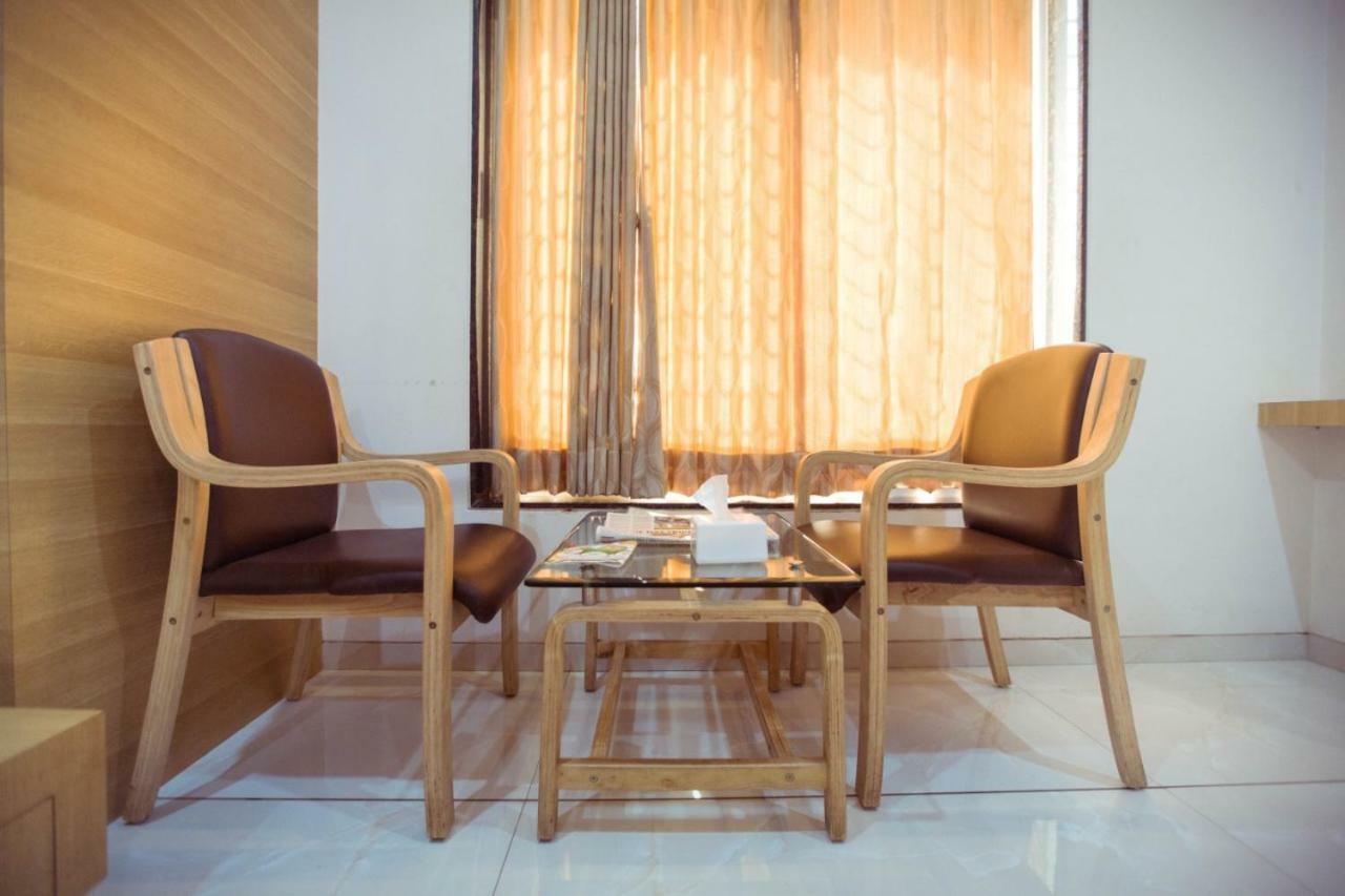 Hotel Fun City Navsari Luaran gambar
