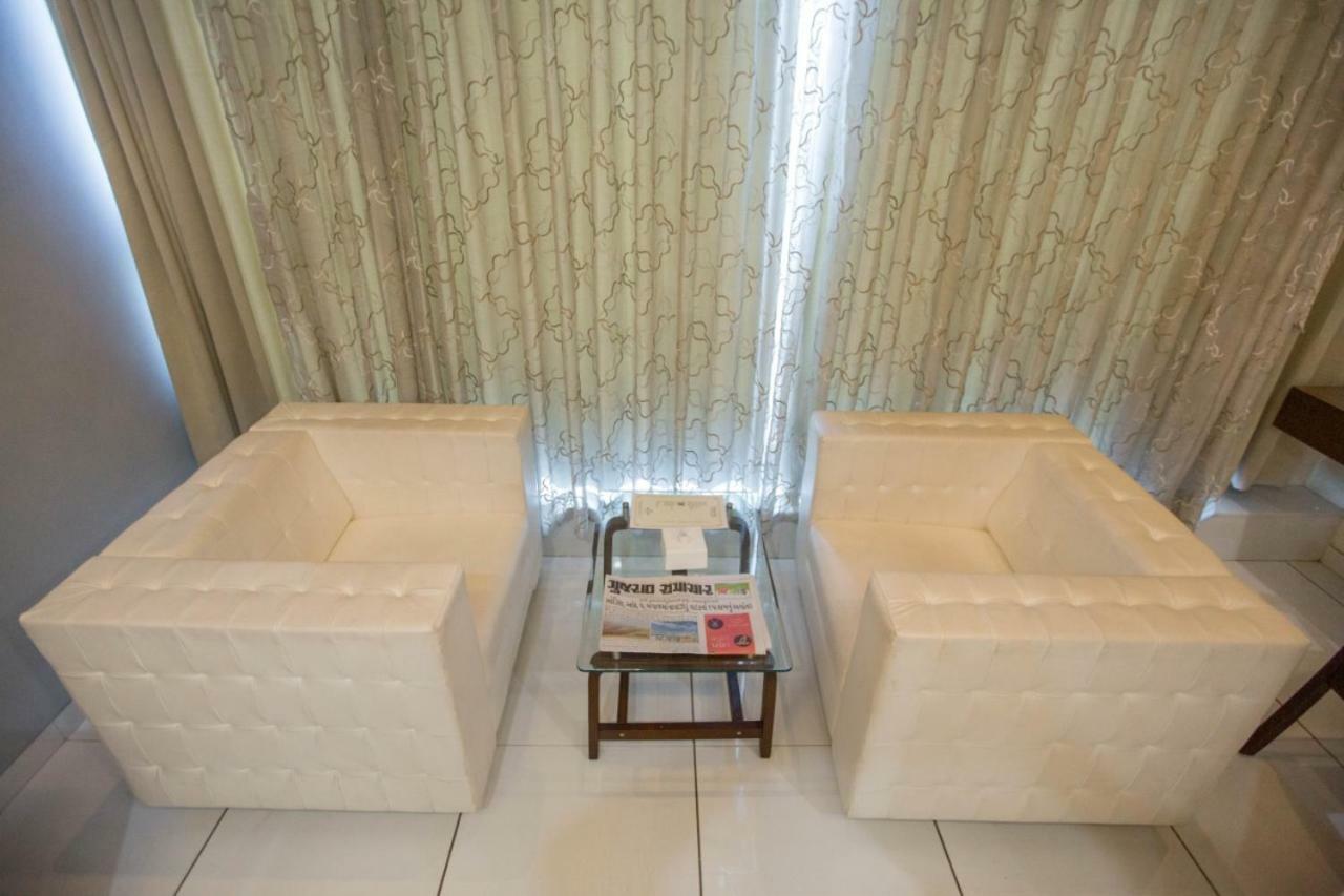 Hotel Fun City Navsari Luaran gambar